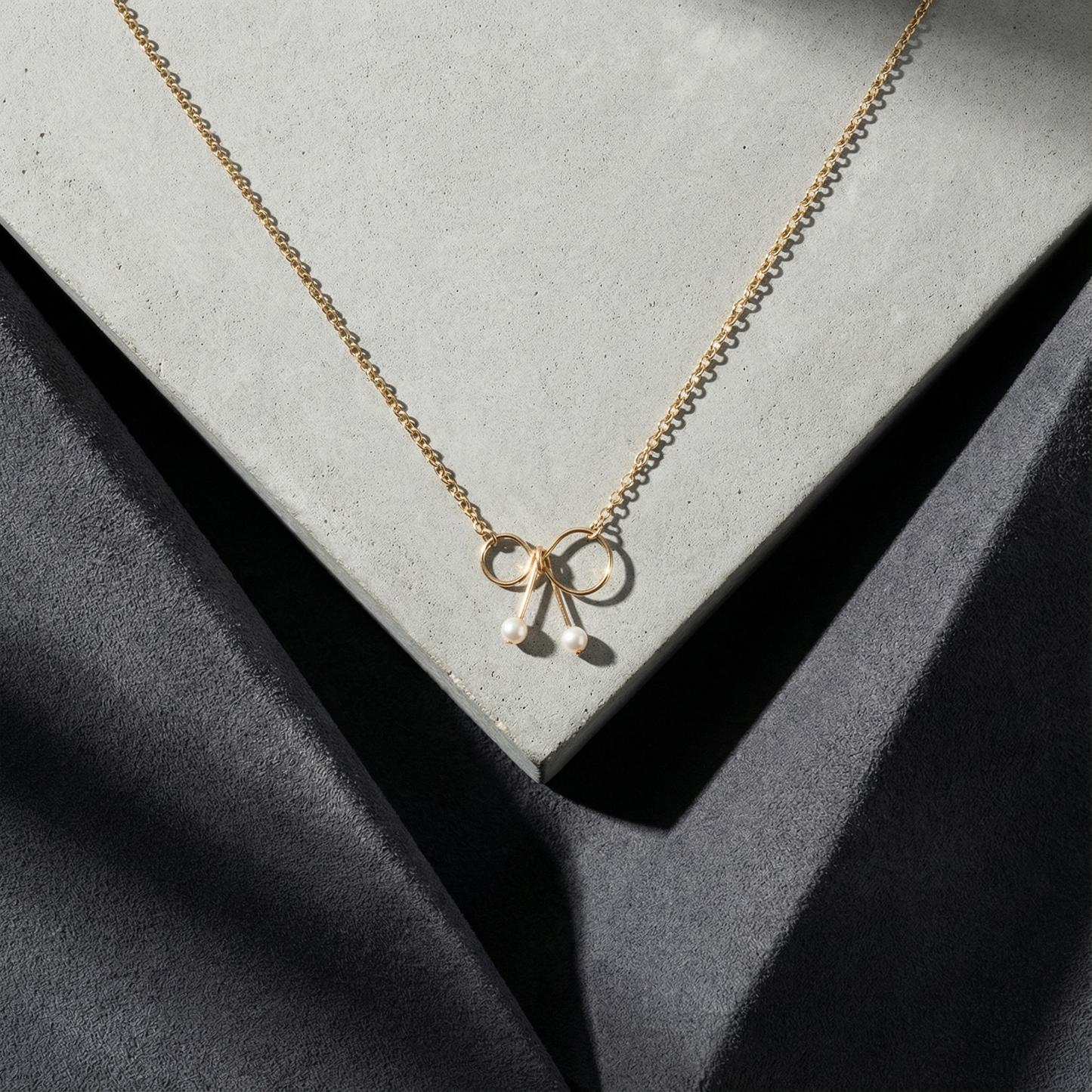 14K Gold Natural Pearl Bow Necklace